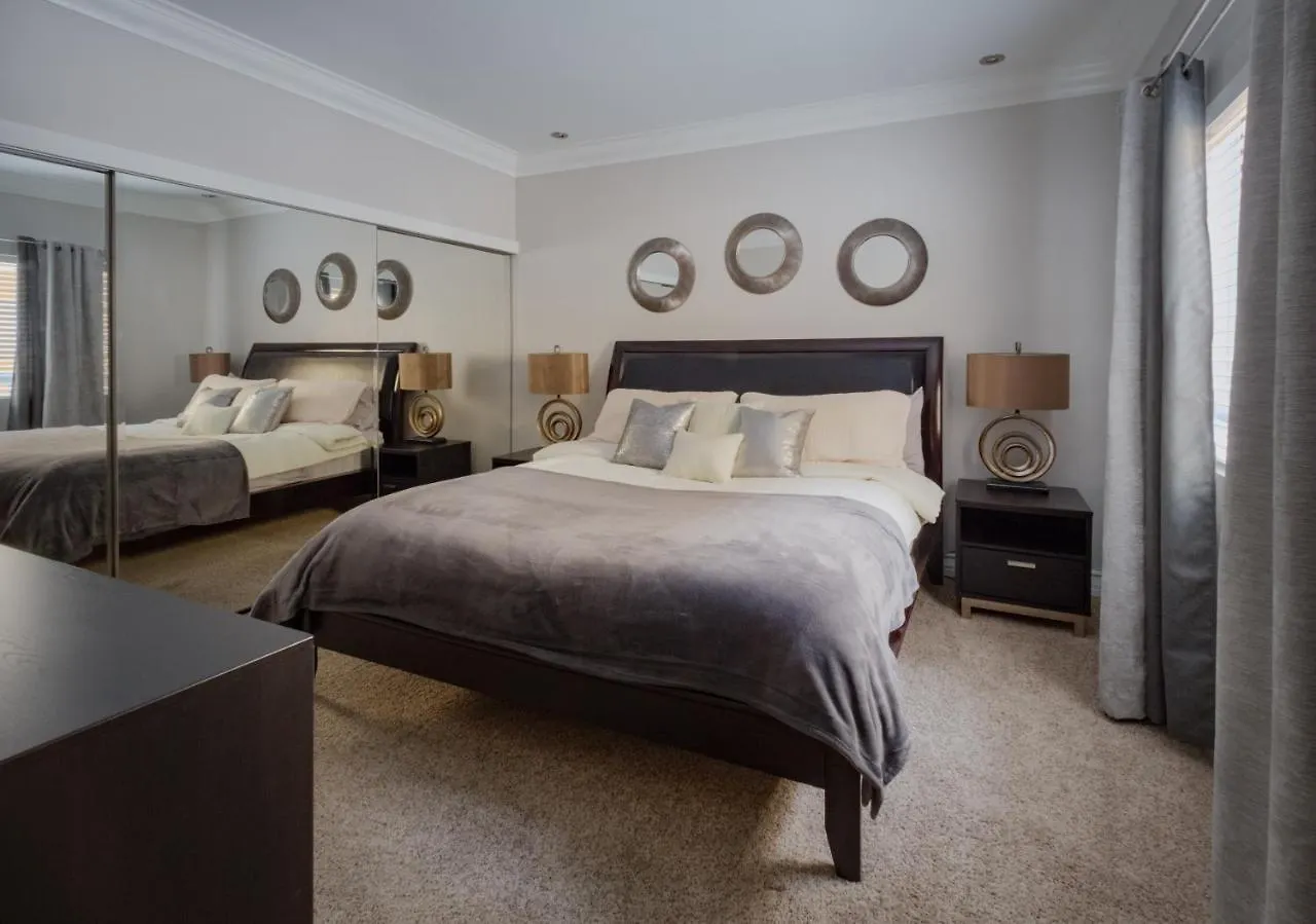 Fabulous Penthouse Apartment Las Vegas Strip View With Resort Amenities! 5 Min Walk To Main Attractions! Only Long Term Rentals Min 30 Nights!