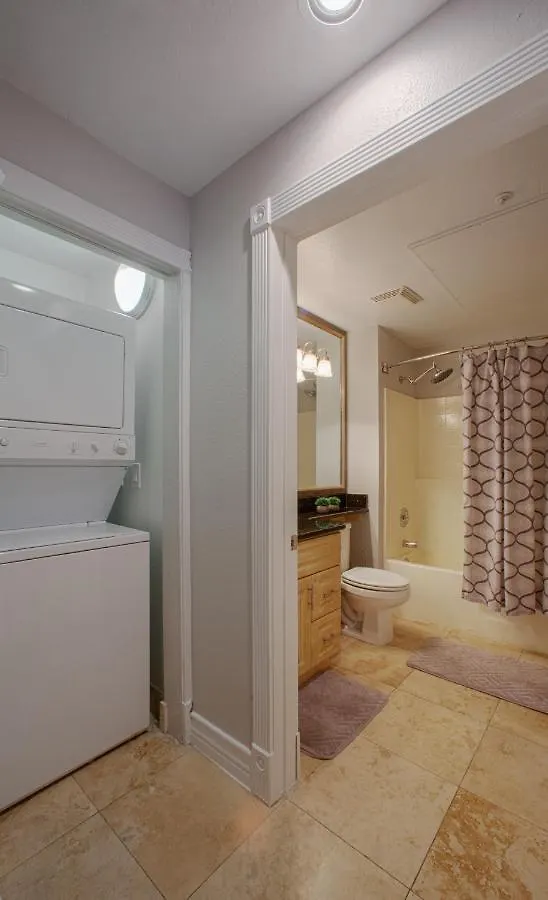 Fabulous Penthouse Apartment Las Vegas Strip View With Resort Amenities! 5 Min Walk To Main Attractions! Only Long Term Rentals Min 30 Nights!