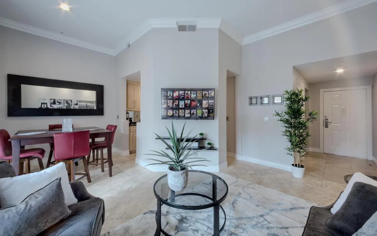 Fabulous Penthouse Apartment Las Vegas Strip View With Resort Amenities! 5 Min Walk To Main Attractions! Only Long Term Rentals Min 30 Nights!