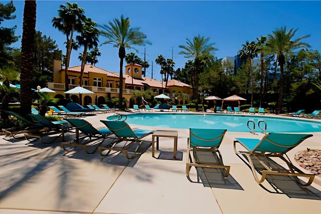 Fabulous Penthouse Apartment Las Vegas Strip View With Resort Amenities! 5 Min Walk To Main Attractions! Only Long Term Rentals Min 30 Nights!